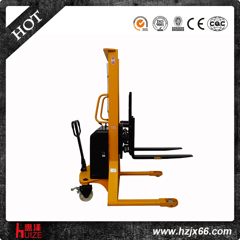 貨叉?zhèn)纫剖桨腚妱?dòng)堆高車(chē) 貨叉?zhèn)纫剖桨腚妱?dòng)堆高車(chē)